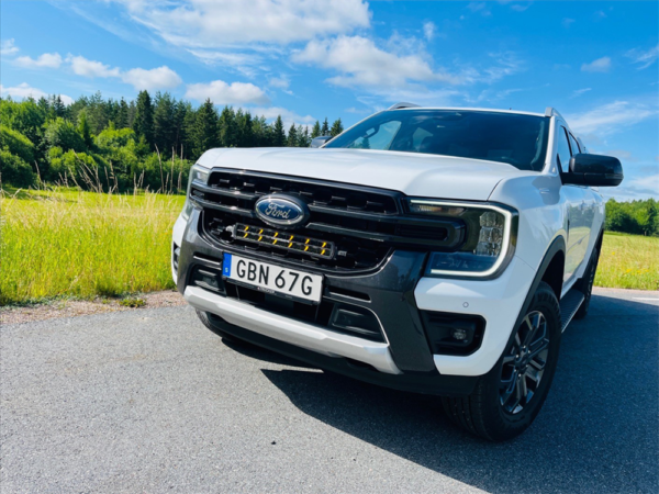 NEAT Ford Ranger Wildtrak 2023+, Rage 600 - 1300m 1 LUX, modellanpassat extraljuskit